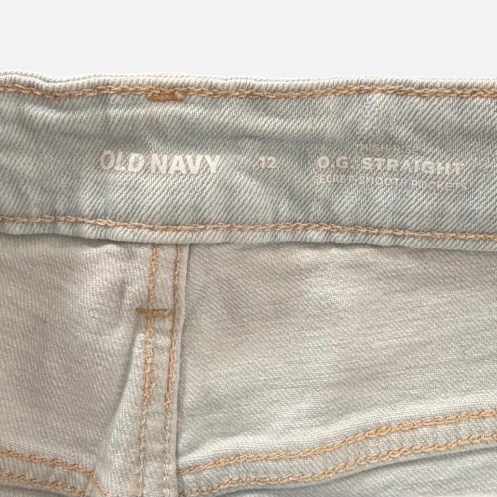 Old Navy O.G. Straight Distressed Denim Shorts Light Wash Size 12 - Picture 2 of 5
